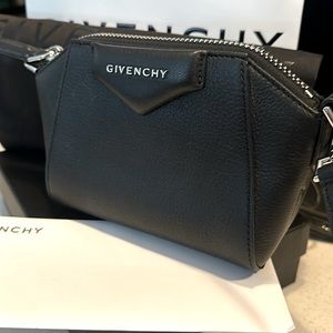 GIVENCHY AUTHENTIC - Antigona -Nano Bag 100% GOAT Made in Italy. LNWT BLACK